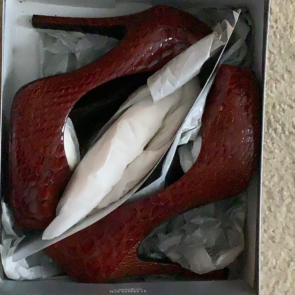 Shoes - Picture 3 of 5